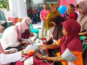 Seratusan Balita Ikuti Posyandu dan Pengobatan Gratis Lansia