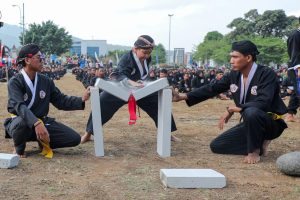 Juara Pencak Silat Tingkat Nasional Unjuk Kebolehan di Pelepasan Siswa SD Al Irsyad Kota Tegal