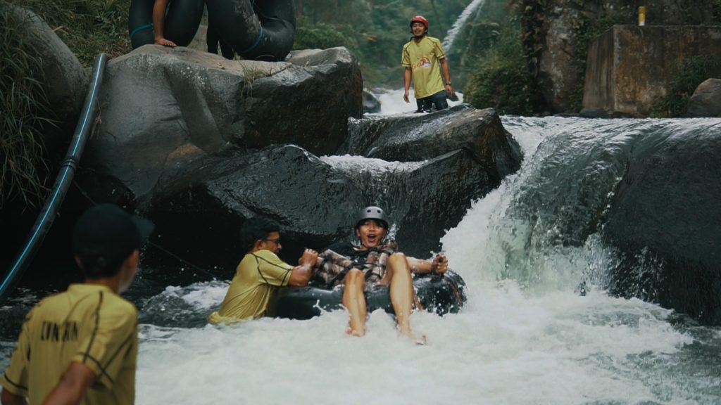 Eksotisme Wisata Guci, Jeep Adventure, Fantastic River Tubing dan Amazing Campground