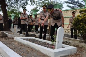 Jajaran Polres Tegal Ziarah Ke TMP Pura Kusuma Persada