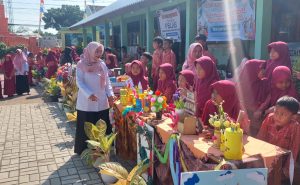 Siswa SDN Gumayun 1 Sulap Barang Bekas Jadi Barang Istimewa