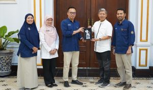 Dadang Somantri Apresiasi Pencapaian Poltek Harber sebagai Politeknik Swasta Terbaik