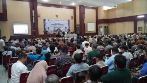 Dadang Somantri Beri Bantuan Operasional untuk Ketua RT RW dan LMPK