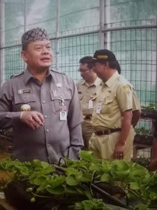 Kerap Ajak Berbagi Dengan Kaum Duafa