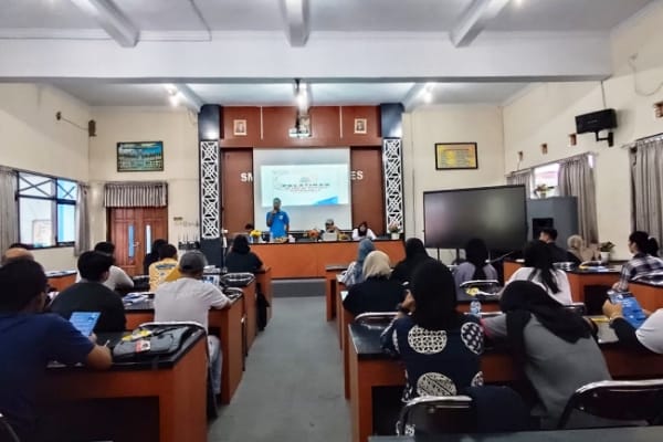 Puluhan Peserta Digembleng Pelatihan Juri dan Wasit Cabor Renang