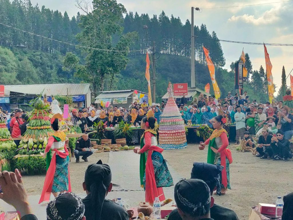 Ruwat Bumi Guci, Tasyakuran di Titik Pintu Masuk Istana Antaboga