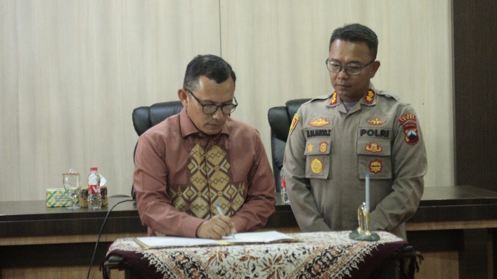 Pemkab Tegal Hibahkan Dua Bidang Tanah ke Polres Tegal