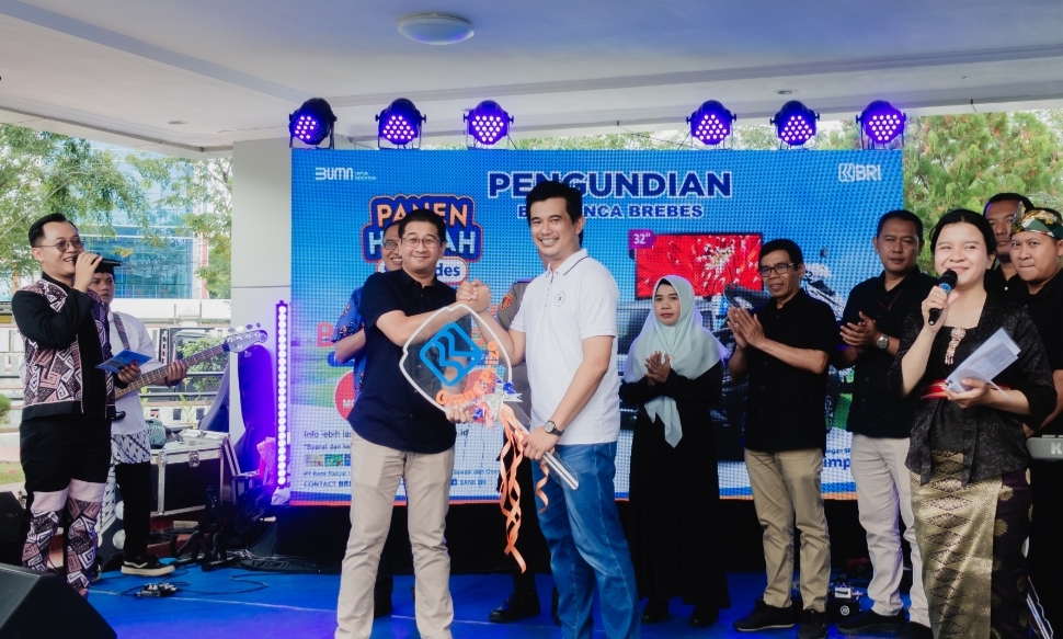 Dua Penabung Raih Mobil di Panen Hadiah Simpedes BRI Brebes
