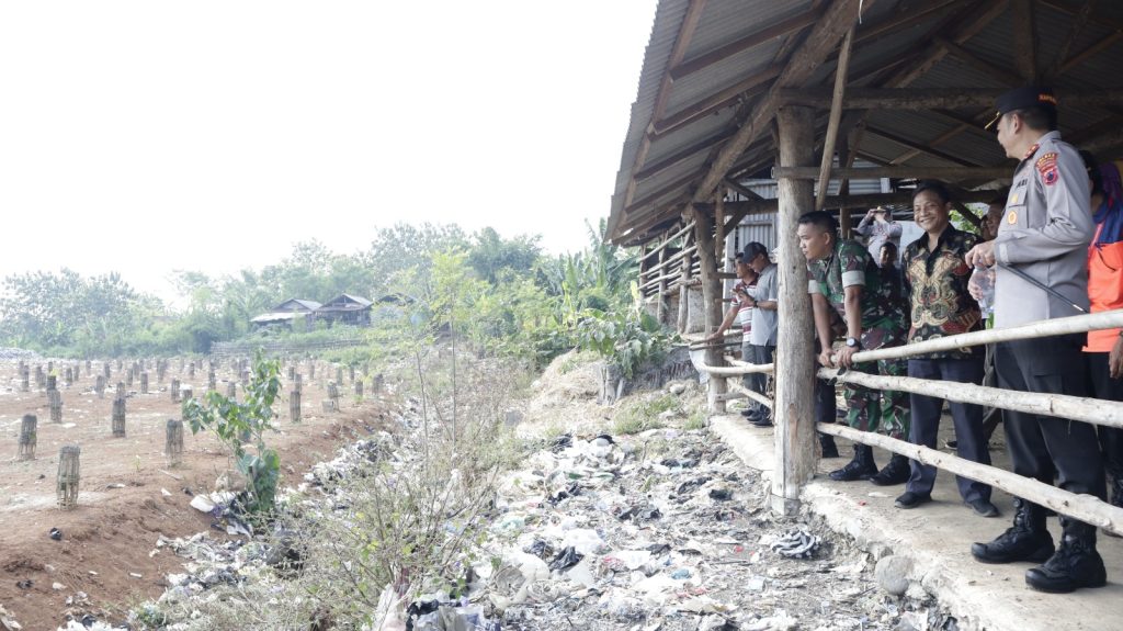 Polres dan Kodim Pemalang Lakukan Penghijauan di Dukuh Pesalakan