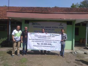 Bantu Rp 100 Juta Untuk Pembangunan Masjid dan Madrasah