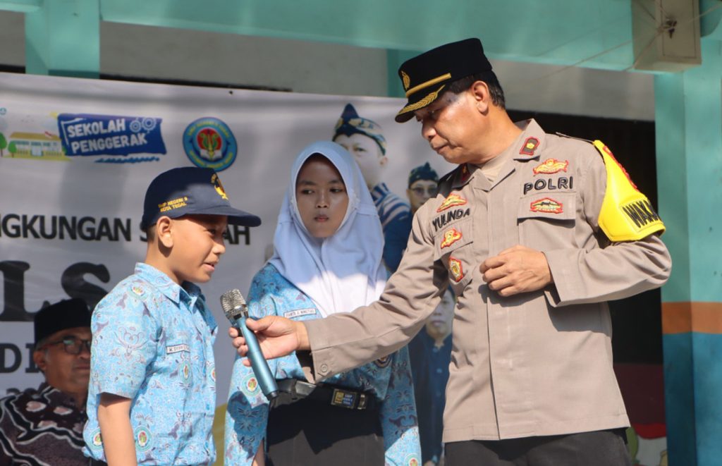 Gandeng Da’i Kamtibmas, Polisi Blusukan Ke Sekolah