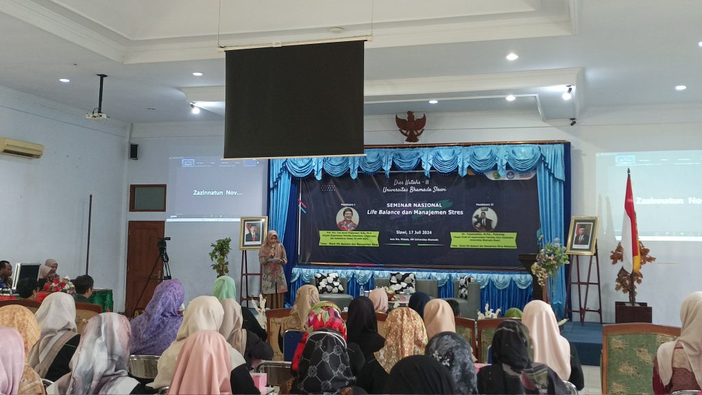 Dies Natalis III Universitas Bhamada Gelar Seminar Nasional Life Balance dan Manajemen Stres