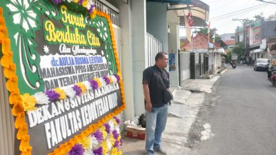 Dekan dan Sivitas FK Undip Baru Kirim Karangan Bunga