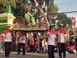 Meriah, Peserta Karnaval Pamer Berbagai Atraksi
