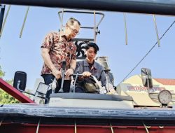 Panik, Sekda Tegal Sopiri Combine Harvester