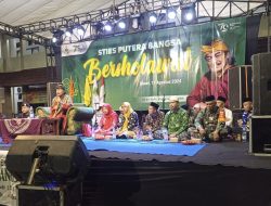 Lulus Kuliah, Semua Mahasiswa STIES Putera Bangsa Tegal Sudah Kerja