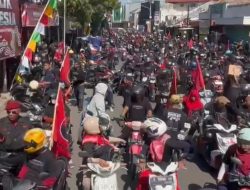 Ribuan Pendukung Antar Pasangan Uyip-Satori Daftar ke KPU untuk Pilkada