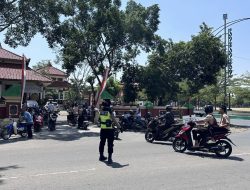 Polwan Polres Tegal Terjun Langsung Amankan Ibadah Shalat Jumat