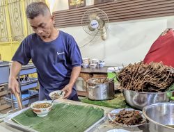 Nasi Grombyang Waridin Pemalang, Bermula Dari Penjual Keliling