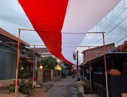 Warga Desa Kademangaran Bentang Bendera Merah Putih Sepanjang 400 Meter