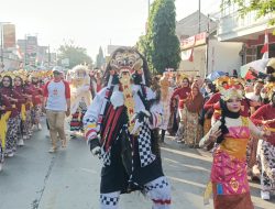 Semarak Karnaval di Bumiayu, Ada Parade Kostum Karnival hingga Tarian Tradisional yang Memukau