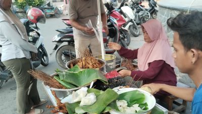 Sensasi Sate Blengong Pojok Alun-alun Brebes