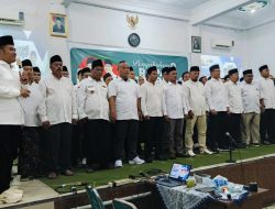 Diisukan Tak Mendukung H Ischak-Kholid, Ternyata Hj Umi Azizah Masuk Tim Pemenangan