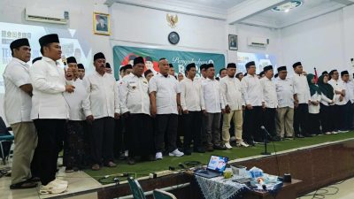 Diisukan Tak Mendukung H Ischak-Kholid, Ternyata Hj Umi Azizah Masuk Tim Pemenangan