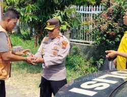 Perkuat Komunikasi Dengan Warga, Patroli Sambil Bagikan Makanan