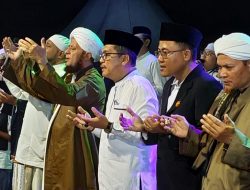 Bawaslu Brebes Gelar Sholawat di Bumiayu, Ribuan Warga Doakan Pilkada 2024 Aman dan Kondusif