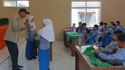 BPBD Brebes Ajarkan Kesiapsiagaan Gempa Bumi kepada Siswa SD Kalierang 02