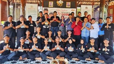 Paslon Nyawiji Uyip-Satori Silaturahmi ke Ragajati