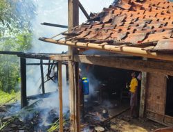 Kebakaran di Dermasuci, Satu Rumah Rusak Berat