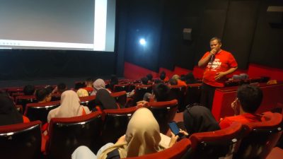 KPU Kota Tegal Edukasi Pemilih Pemula Melalui Nobar di Bioskop