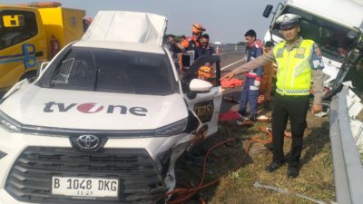 Mobil Kru TvOne Kecelakaan di Tol Pemalang, Tiga Tewas