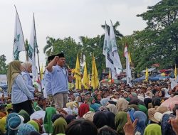 Ratusan Ribu Pendukung Ischak-Kholid Membludak, Jalan Utama Tegal-Purwokerto Macet Total