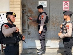 Kantor dan Gudang Logistik KPUD Kota Tegal Dijaga Polisi Bersenjata Lengkap