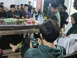 H Ischak Njongkotan dengan Gen Z di Jatinegara