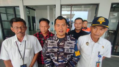 Tertutup Bangkai Kapal yang Terbakar, Letkol Laut (P) Rizki : Alur Pelayaran Akan Disterilkan