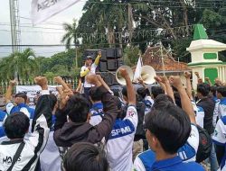 Buruh Kabupaten Tegal Tuntut Kenaikan UMK 60 Persen
