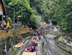 Pengelola Pastikan Pemandian Air Panas Pancuran 13 Guci Aman Dikunjungi