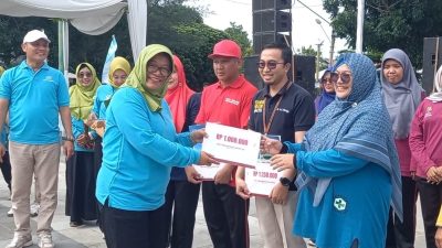 Dinkes Beri Penghargaan 19 Tenaga Kesehatan Teladan