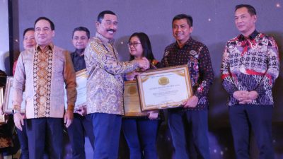 Perumda Tirta Baribis Raih Penghargaan Satria CSR Perlindungan Sumber Air