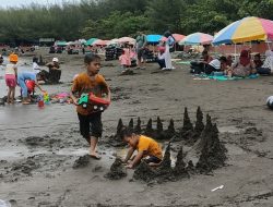 Libur Nataru, Pengunjung Pantai Alam Indah Melonjak 50 Persen