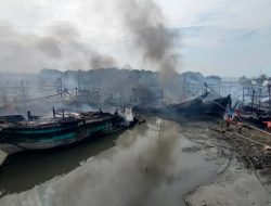 Hingga Jumat Sore, Kapal Perikanan yang Terbakar di Pelabuhan Pelindo Tegal Mencapai 22 Unit