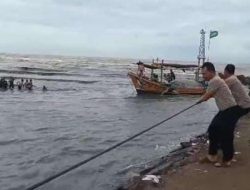 Cuaca Buruk Ratusan Kapal di Pemalang tidak Melaut