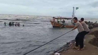 Cuaca Buruk Ratusan Kapal di Pemalang tidak Melaut