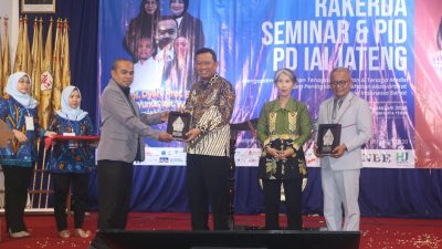 Pj Walkot Singgung Edukasi Penggunaan Obat Saat Rakerda Ikatan Apoteker Indonesia