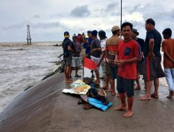 Cuaca Buruk, Satu Kapal Nelayan di Tanjungsari Tenggelam