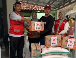 PMI Salurkan Bantuan Logistik di Lokasi Banjir